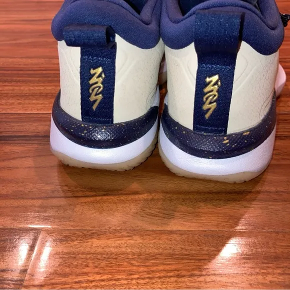 Size 5.5Y  - Jordan Zion 1 Pelicans