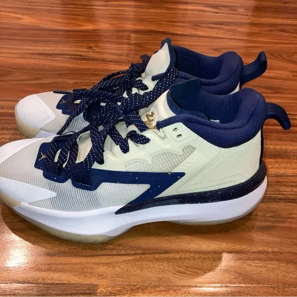 Size 5.5Y  - Jordan Zion 1 Pelicans