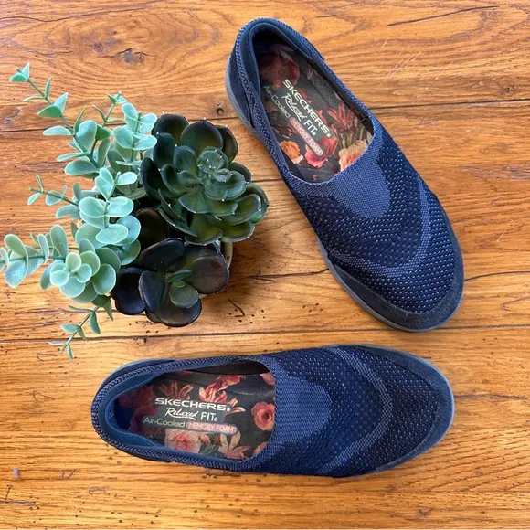 Skechers Gemma Relaxed Fit Memory Foam Slip On