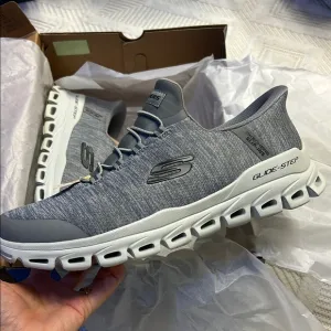 Skechers - Glide-Step Zefyr Hands Free Slip-in Sneaker