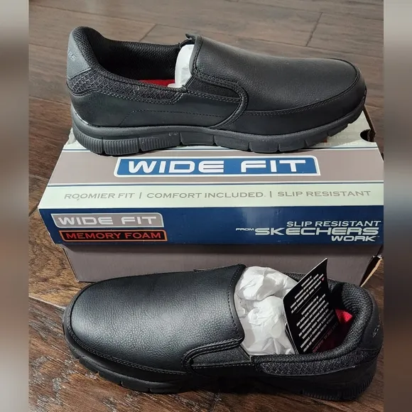 Skechers, Men's Groton Slip Resistant Work Shoe. Men's size 9 Wide fit.