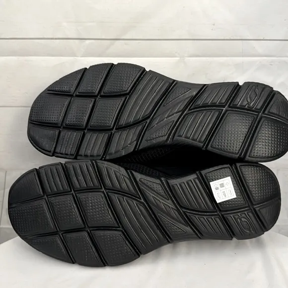 Skechers Size U.S. 13 Men’s Equalizer Memory Foam Wide Fit Slip on Loafer
