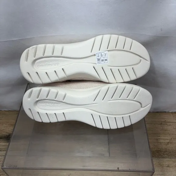 SKECHERS Slip-ins On the Go Flex-Clover Blush Slip-on Women's Size 8 NEW!!!