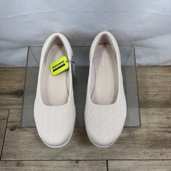 SKECHERS Slip-ins On the Go Flex-Clover Blush Slip-on Women's Size 8 NEW!!!