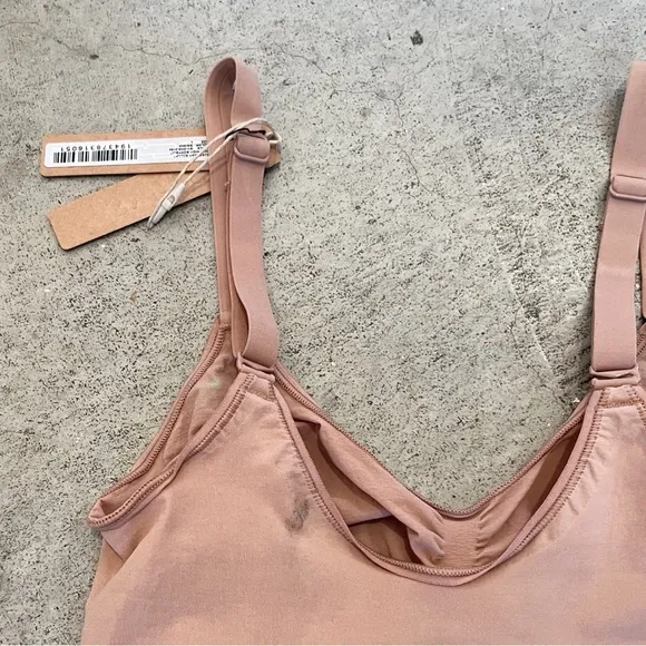 SKIMS NWT Everyday Sculpt Mid Thigh Bodysuit in Sienna