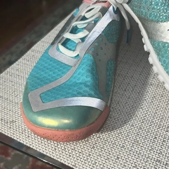 SKORA RUNNING SHOES SIZE 7.5