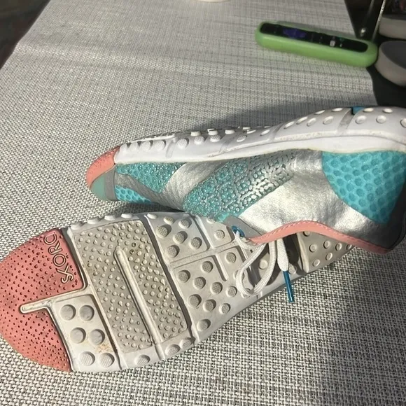 SKORA RUNNING SHOES SIZE 7.5