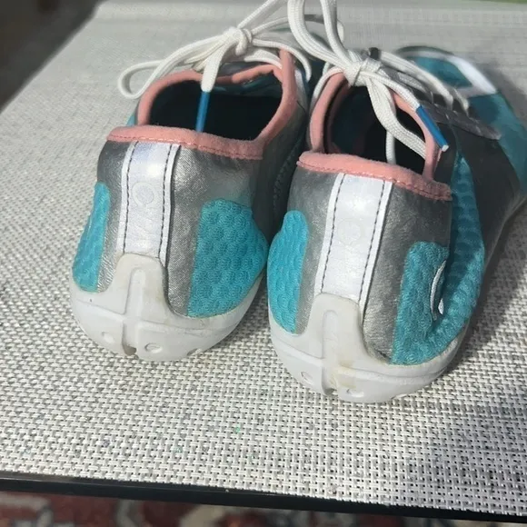 SKORA RUNNING SHOES SIZE 7.5