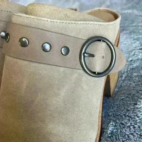 Sofft Corey Clogs in Cashmere Suede Size 10 NWT