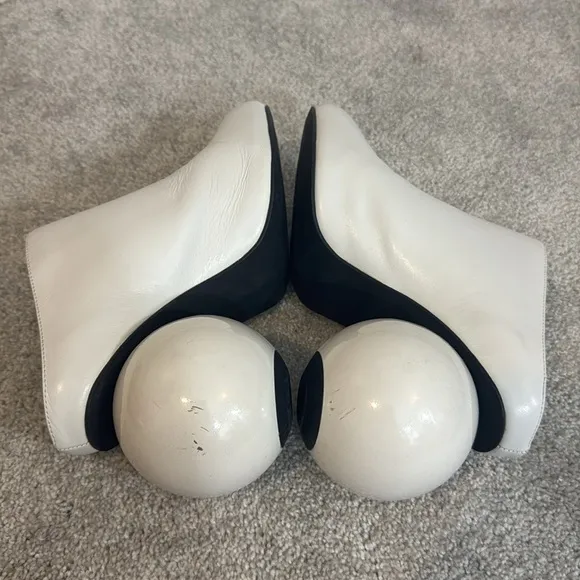 Solace London unique sculptural white slip on mules size 39