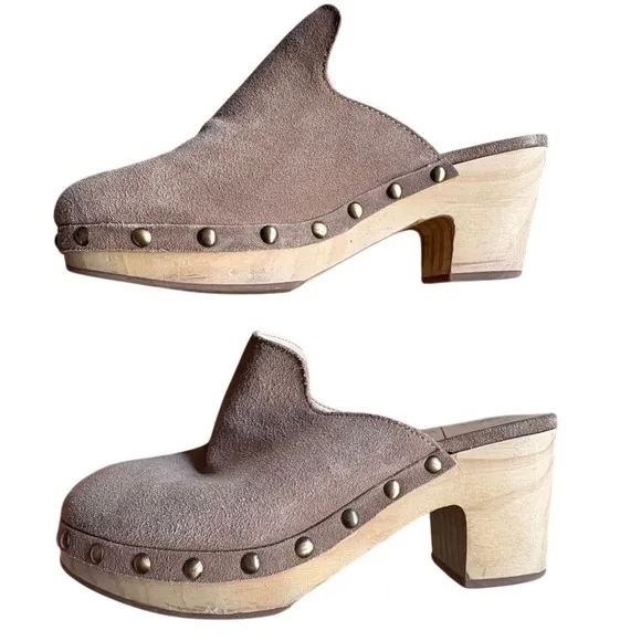SOLE SOCIETY Tan Taupe Suede Leather Clogs, Studded Wooden‎ Mules Shoes SIZE 8.5