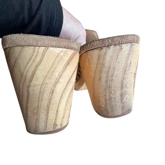 SOLE SOCIETY Tan Taupe Suede Leather Clogs, Studded Wooden‎ Mules Shoes SIZE 8.5