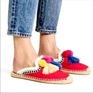 SOLUDOS &quot;POMMEL&quot; FRAYED EDGE POM-POM RED CANVAS ESPADRILLE MULE/FLATS/SANDALS🆕
