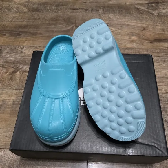Sorel Caribou clogs women's size 10