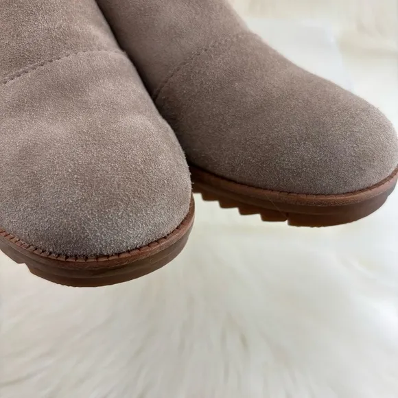 Sorel Taupe Suede Ankle Booties with Low Heel Size 7 Woman