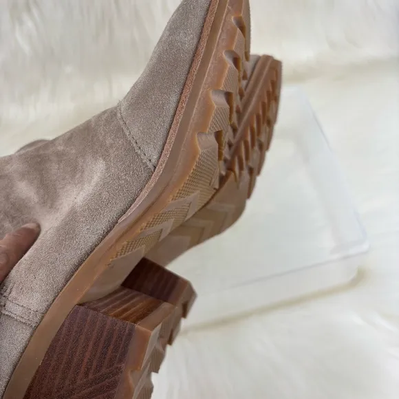 Sorel Taupe Suede Ankle Booties with Low Heel Size 7 Woman