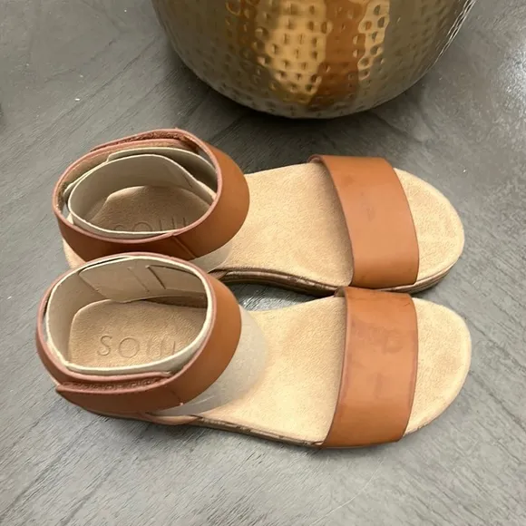 SOUL NATURALIZER Detail Ankle Strap Sandal (WIDE)