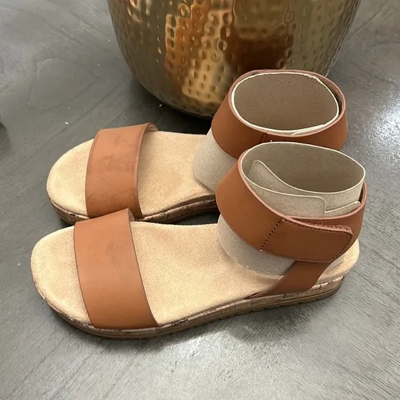 SOUL NATURALIZER Detail Ankle Strap Sandal (WIDE)