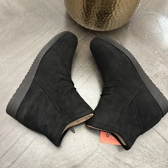 SOUL NATURALIZER Indie Womens Zipper Booties In Black (Wide)