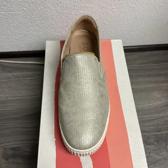 Soul Naturalizer Women's Tia Slip On Sneaker (WIDE)