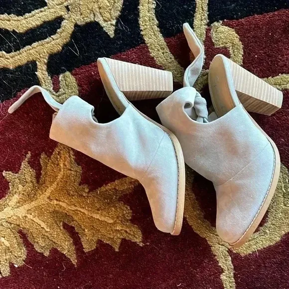 Splendid Women’s Suede Taupe Tie-Back Mules Size 7.5 Like NEW