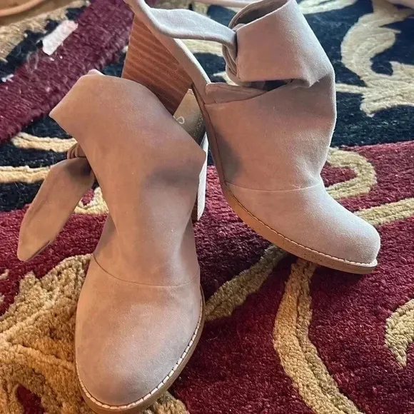 Splendid Women’s Suede Taupe Tie-Back Mules Size 7.5 Like NEW