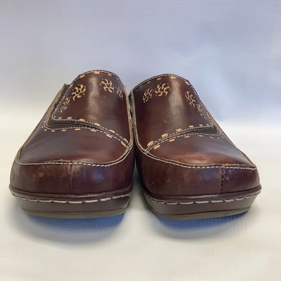 Spring Step L’Artiste brown hand painted clog Chino Clog mule open back comfort