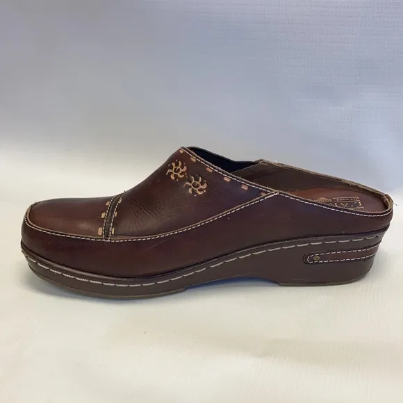 Spring Step L’Artiste brown hand painted clog Chino Clog mule open back comfort