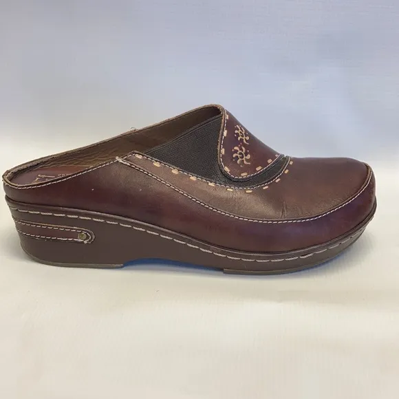Spring Step L’Artiste brown hand painted clog Chino Clog mule open back comfort