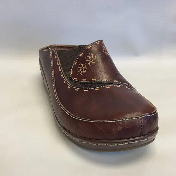 Spring Step L’Artiste brown hand painted clog Chino Clog mule open back comfort