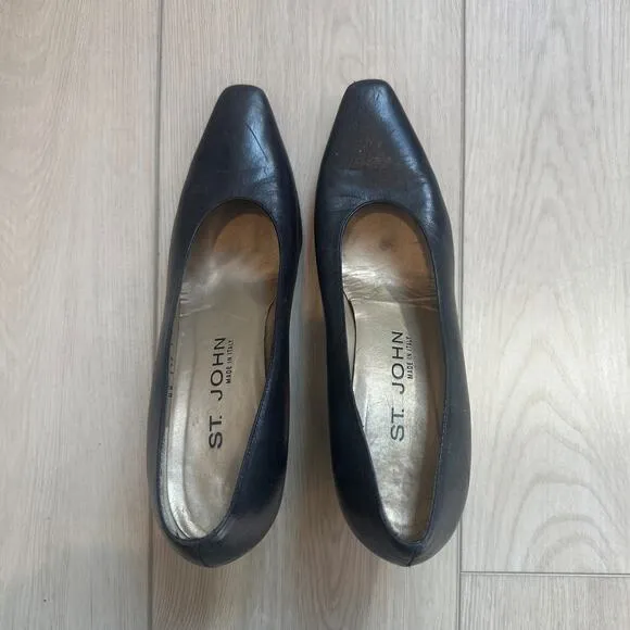 St. John vintage leather dark blue black pointed toe heels pumps US 7.5 AA