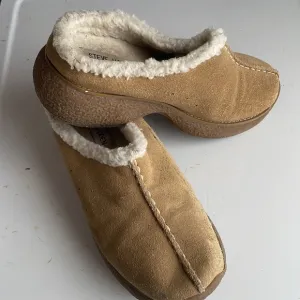 Steve Madden clogs