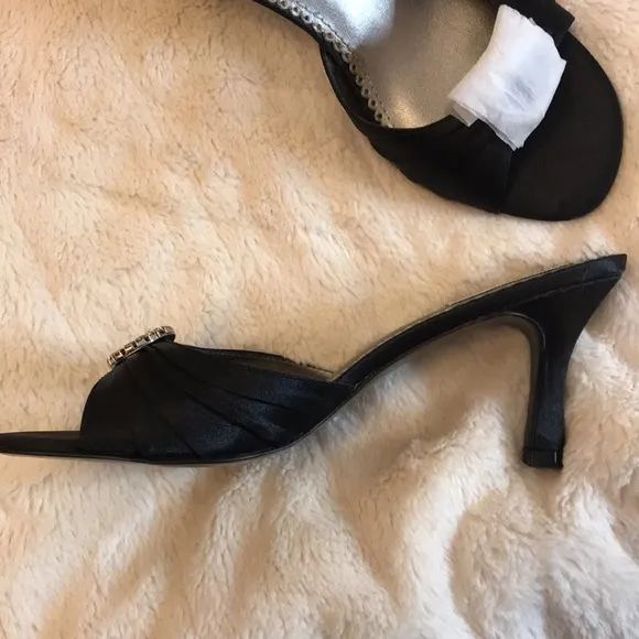 Steven Madden P-Chacha Formal Kitten Heels Size 8.5