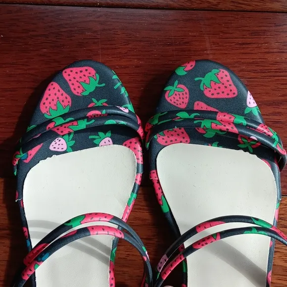 Strawberry Heel Sandals 🍓