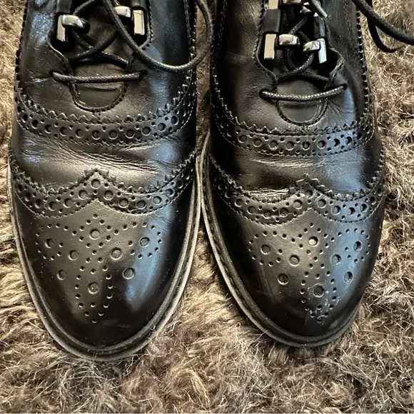 STUART WEITZMAN | Black Leather Laddie Oxford Shoes Lace Up Size 8 EUC!!!
