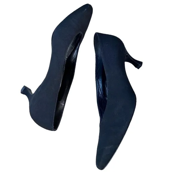 Stuart Weitzman Black Suede Pointed Toe Kitten Heel Pumps Size 9AA