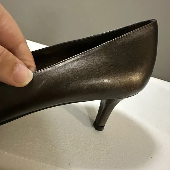 Stuart Weitzman Bronze Bow Detail Leather Pumps Size 7 small kitten heel