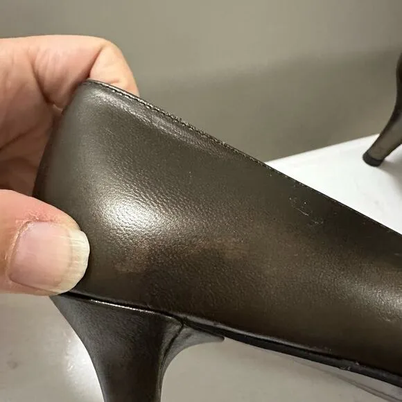 Stuart Weitzman Bronze Bow Detail Leather Pumps Size 7 small kitten heel