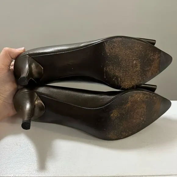 Stuart Weitzman Bronze Bow Detail Leather Pumps Size 7 small kitten heel