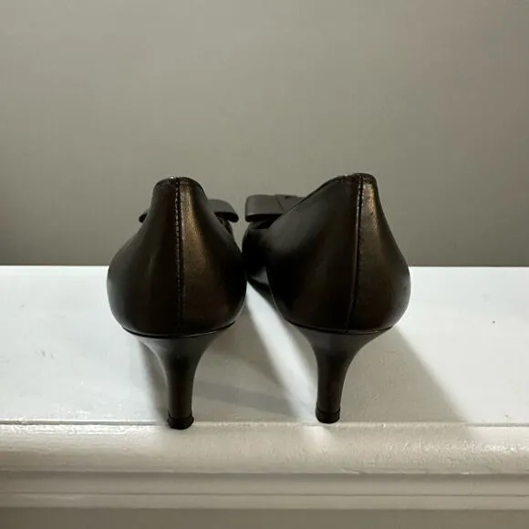 Stuart Weitzman Bronze Bow Detail Leather Pumps Size 7 small kitten heel