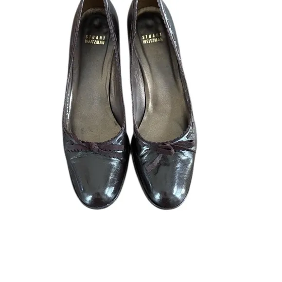 Stuart Weitzman Brown Leather Scalloped Kitten Heels with Vibram sole size 9N