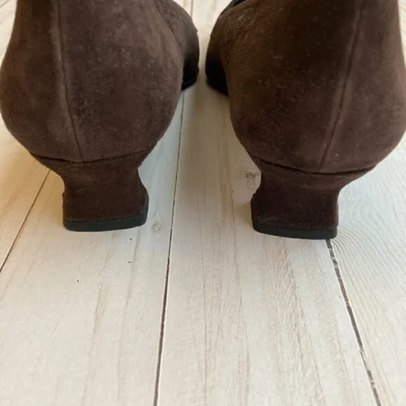 Stuart Weitzman Brown Suede Kitten Heels Sz 10N