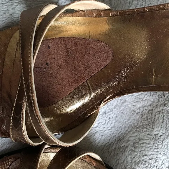 Stuart Weitzman Delovely Metallic Bronze Reptile Leather Slingback Evening Heels