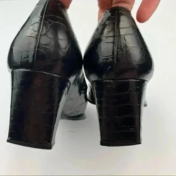 Stuart Weitzman heel 7 AA black leather square toe