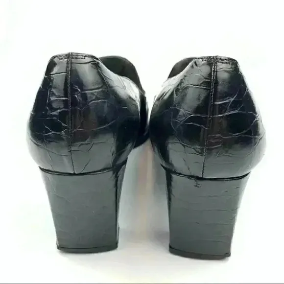 Stuart Weitzman heel 7 AA black leather square toe