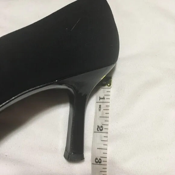Stuart Weitzman heels Women's 9 black fabric &amp; patent leather kitten pointed toe
