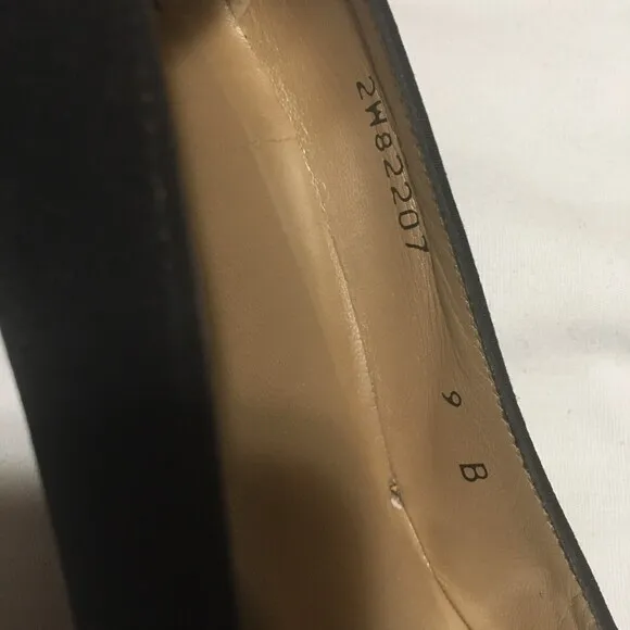 Stuart Weitzman heels Women's 9 black fabric &amp; patent leather kitten pointed toe