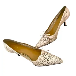 Stuart Weitzman kitten heels with bow sz 9