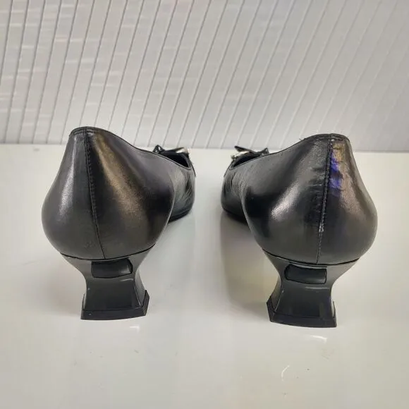Stuart Weitzman Kitten Heels with Bow black Size 9.5