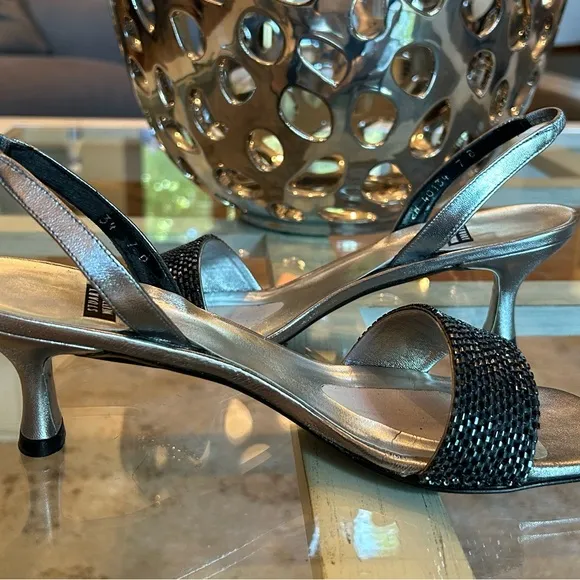 Stuart Weitzman Navy Beaded Slingback Heels~Size 7